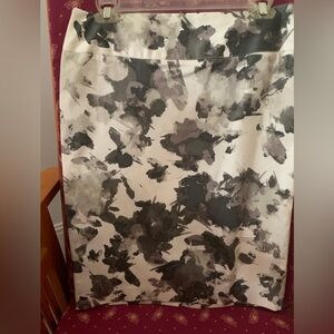 Alfani grey/white pencil skirt